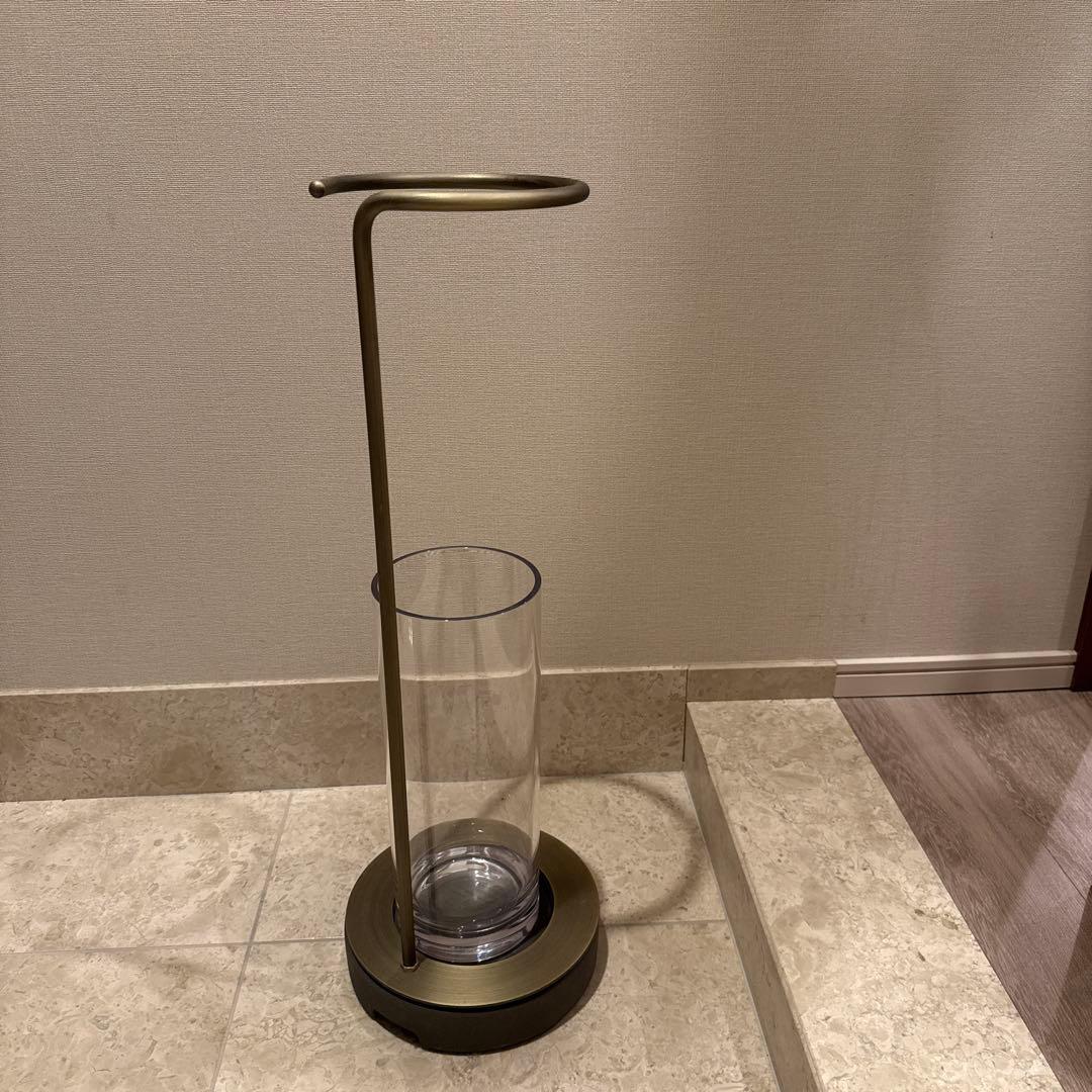 EDA VASE ｜ 枝ものを美しく飾る、コンパクトな花器