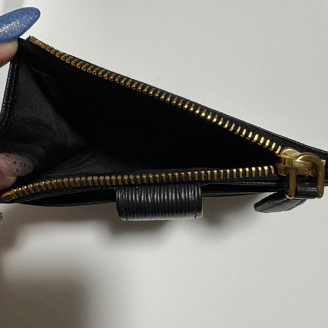 【美品】プラダ サフィアーノ レザー フラグメントケース ブラック