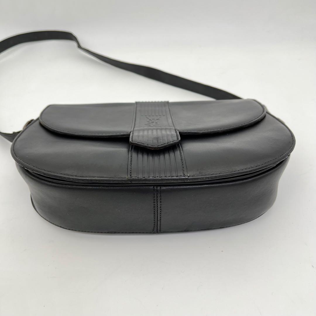 イヴサンローラン ショルダーバッグ 斜めがけ カサンドラ YSLロゴ 黒 レザー