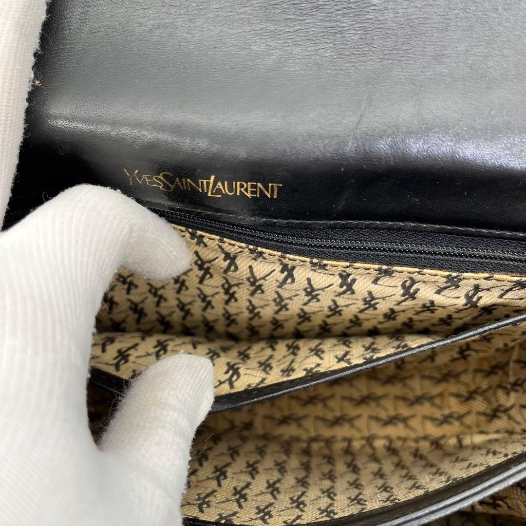 イヴサンローラン ショルダーバッグ 斜めがけ カサンドラ YSLロゴ 黒 レザー