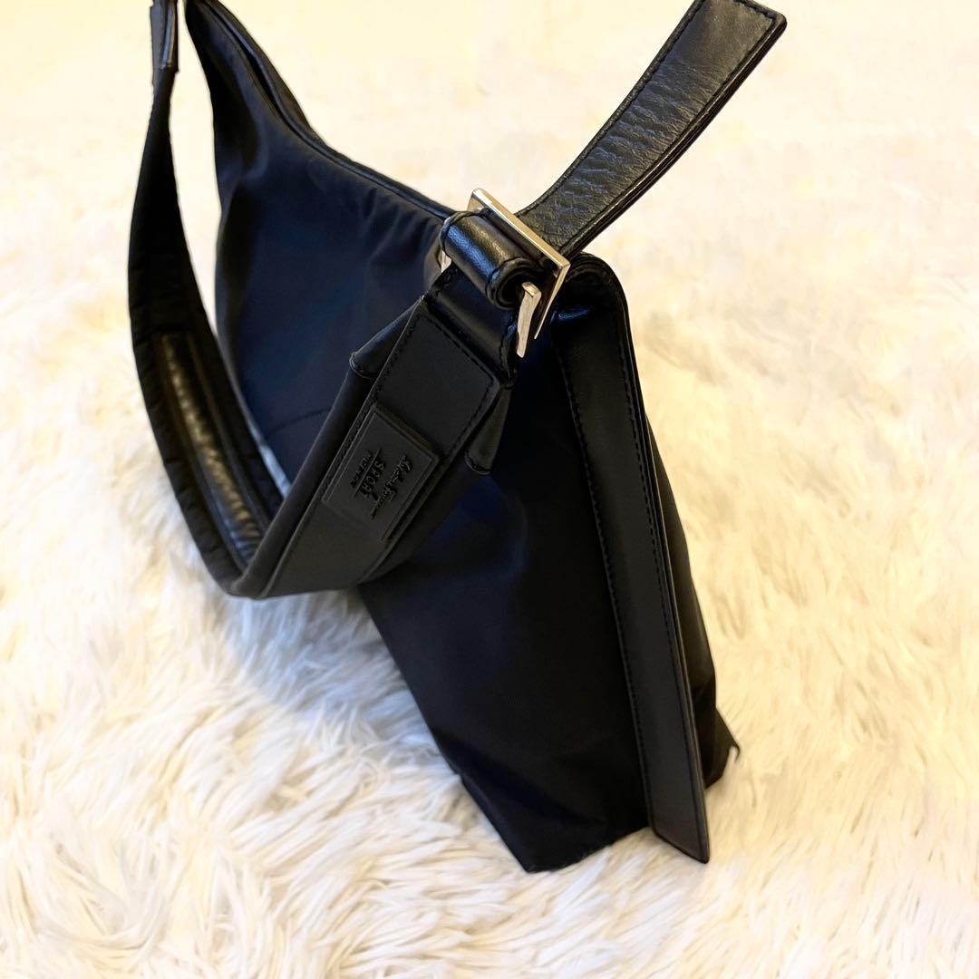 美品★サルヴァトーレフェラガモ スポーツ ワンショルダーバッグ ブラック