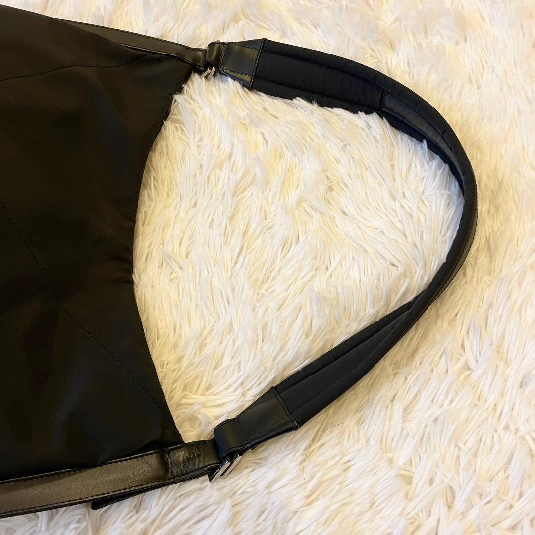 美品★サルヴァトーレフェラガモ スポーツ ワンショルダーバッグ ブラック