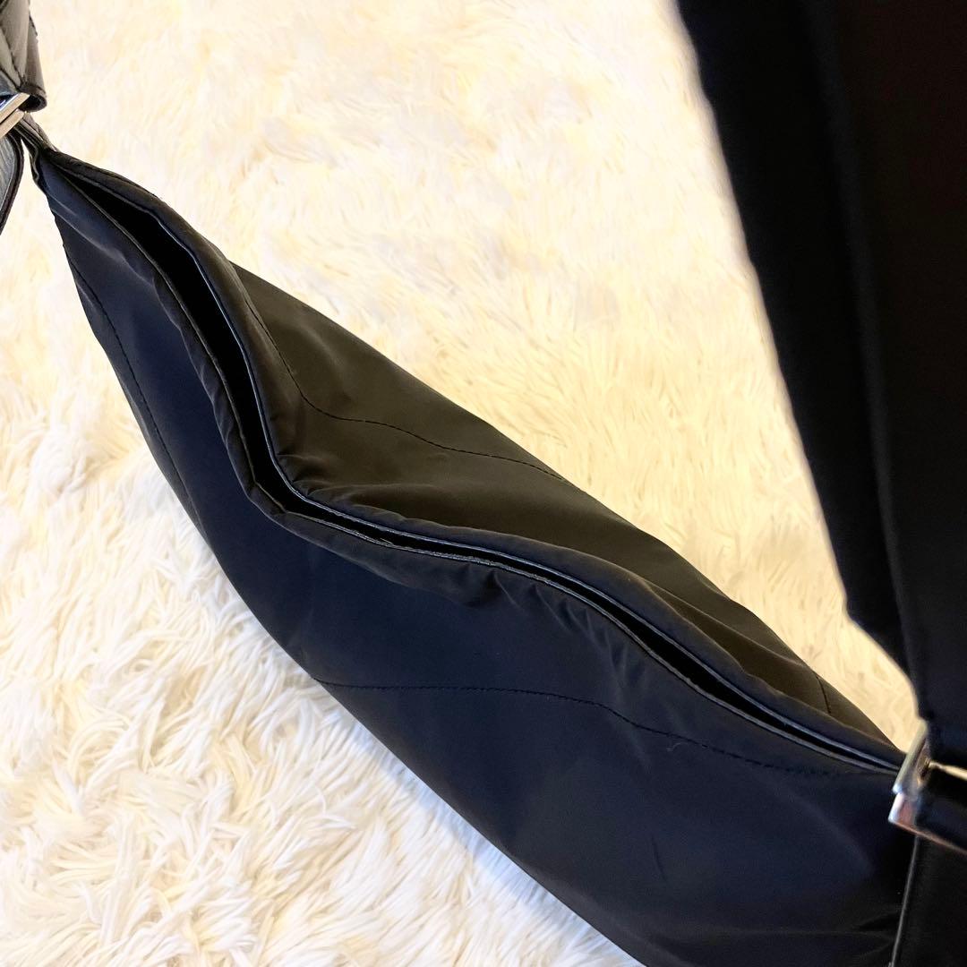 美品★サルヴァトーレフェラガモ スポーツ ワンショルダーバッグ ブラック