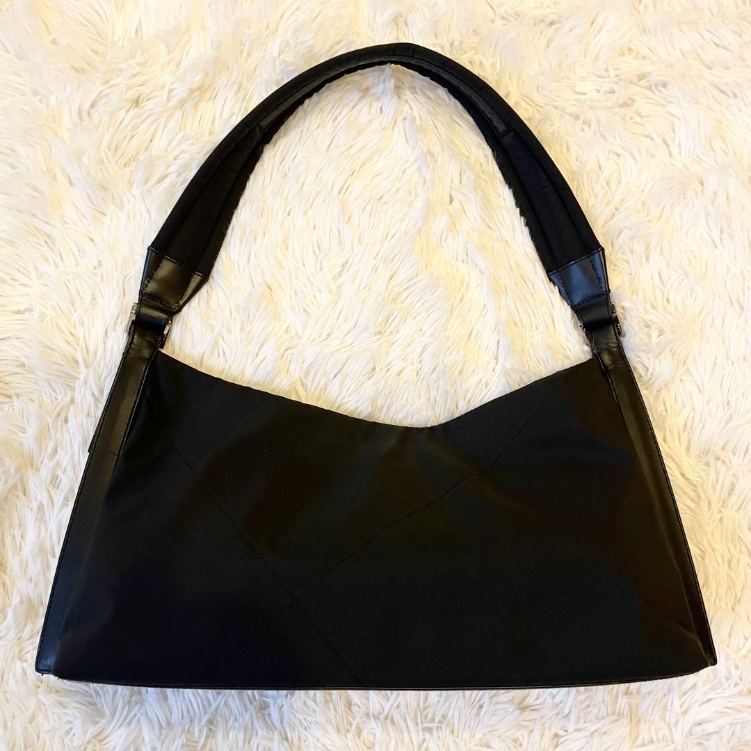 美品★サルヴァトーレフェラガモ スポーツ ワンショルダーバッグ ブラック