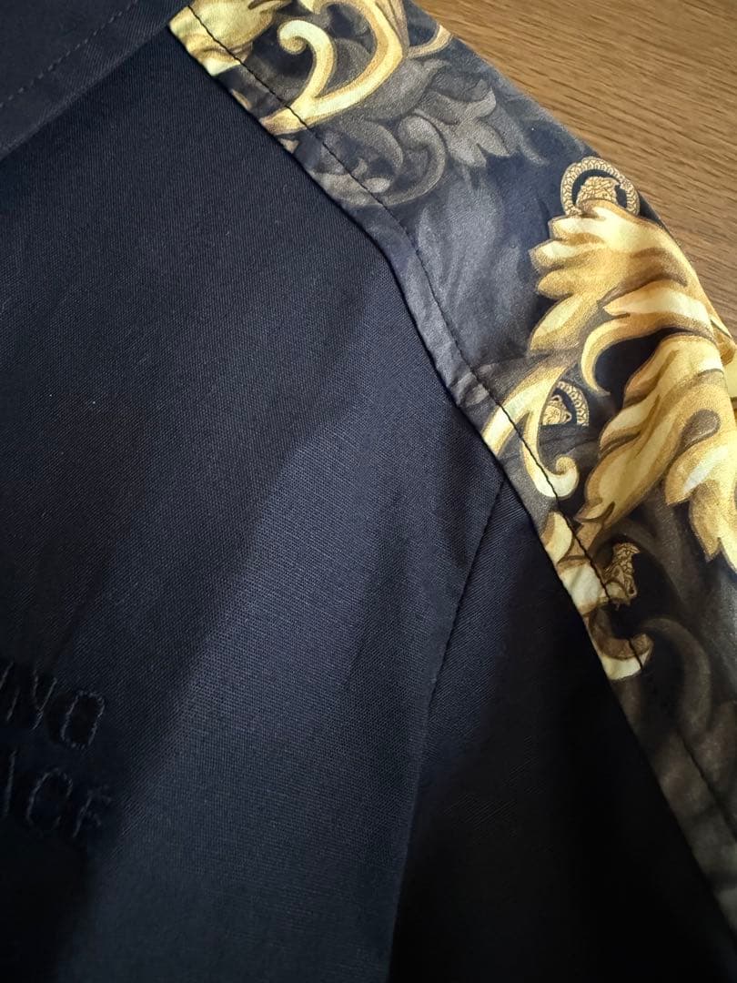 新品タグ付き ヴェルサーチ 長袖シャツ 5A