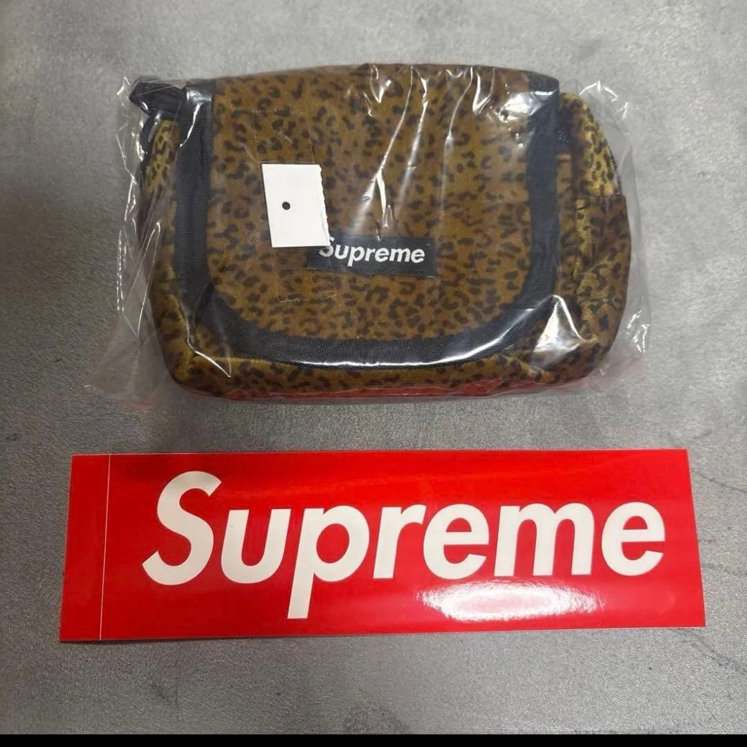 バッグ Supreme Velvet Mini Pouch Tan Leopard