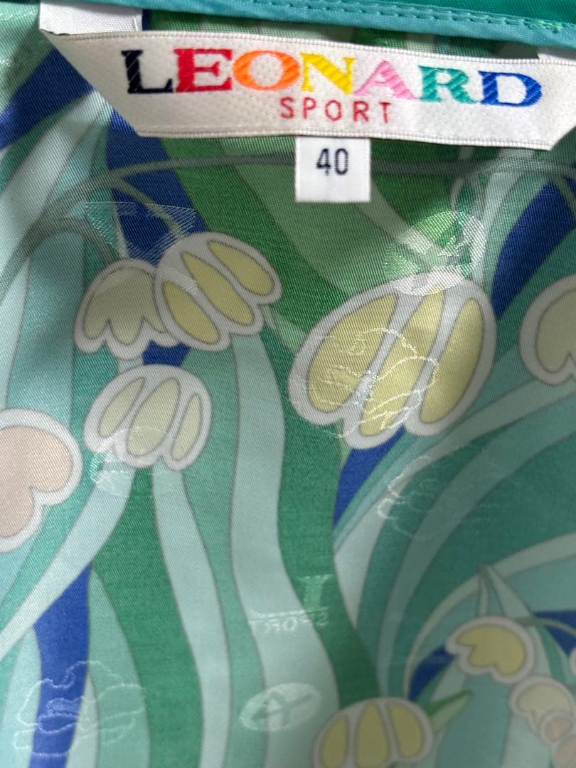 レオナールスポーツフード付きジャンパー