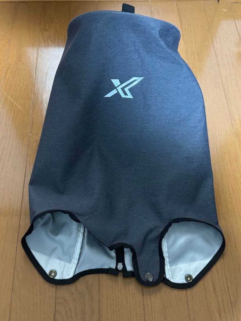 ゼクシオ　キャディバッグ　軽量