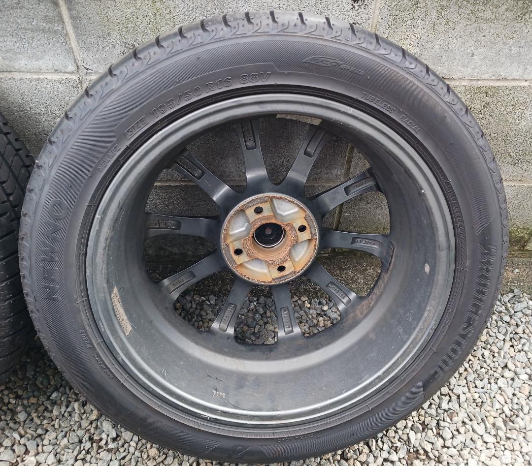 Nです。他の方は購入できません。トヨタ純正16インチアルミホイール