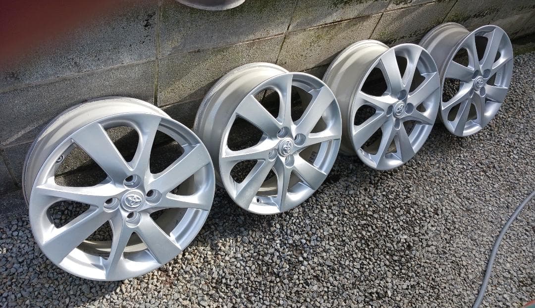 Nです。他の方は購入できません。トヨタ純正16インチアルミホイール