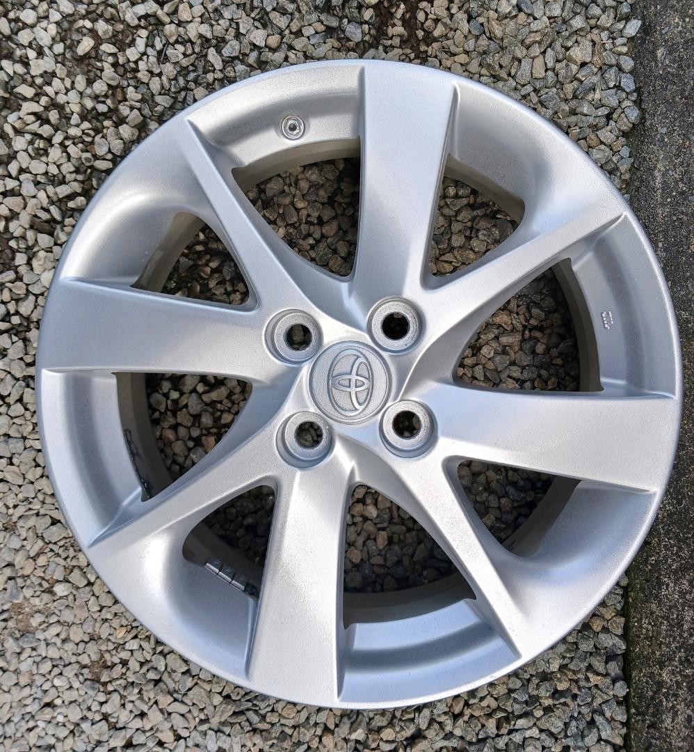 Nです。他の方は購入できません。トヨタ純正16インチアルミホイール