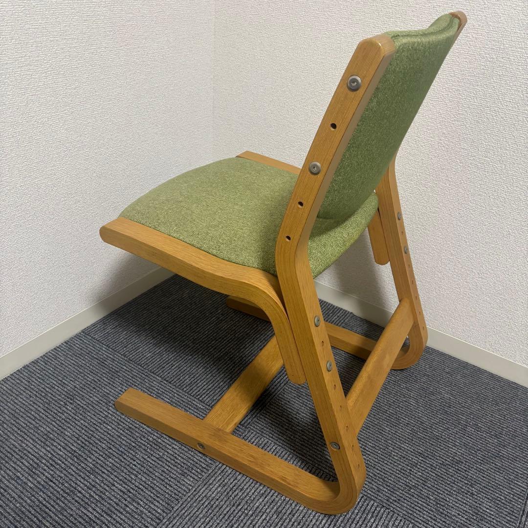 ベネッセ カリモク チェアー 緑 布張り
