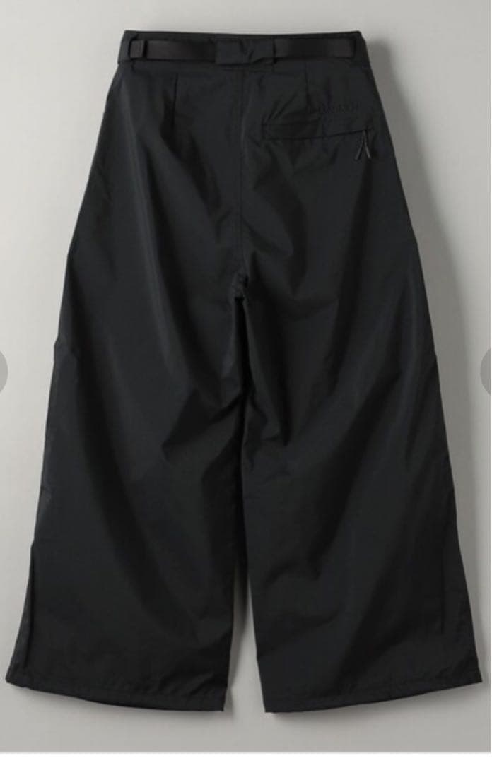 ロ○ちゃん様未使用タグ付きMARMOT CAPITALシェルパンツ