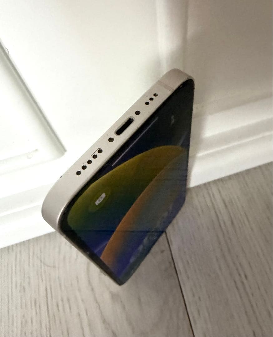 iPhone 13 スターライト 256GB SIMフリー 動作良好 即発送