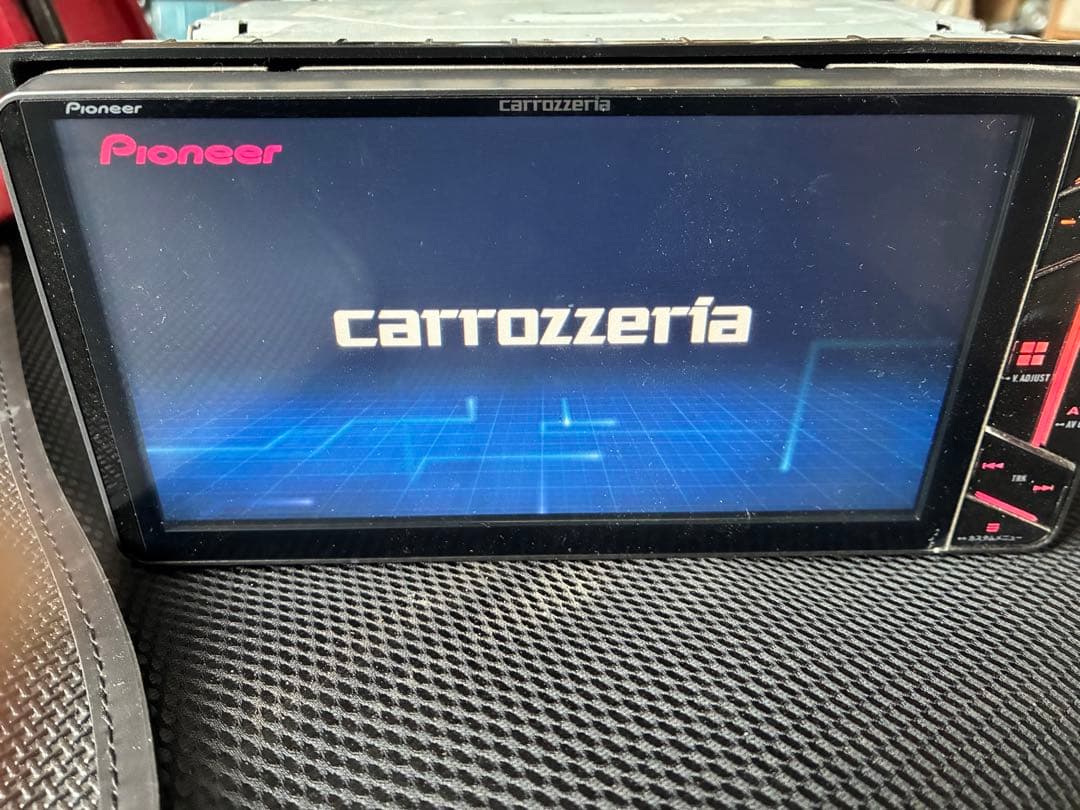 カロッツェリア AVIC-CW902 地図21年　フルセグ　７インチワイド