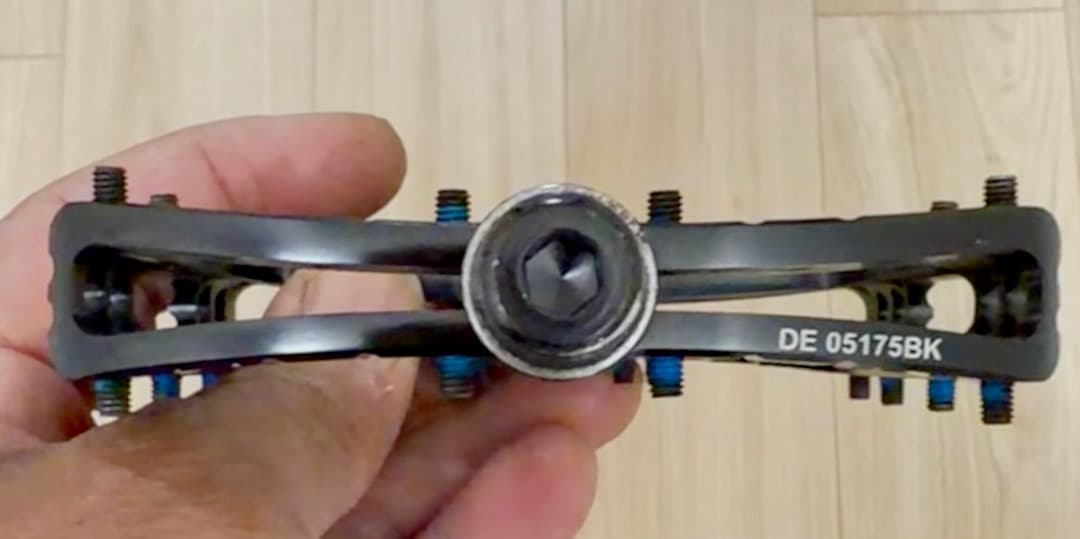 DEITY TMAC アルミフラットペダルMTB ブラック110×105mm