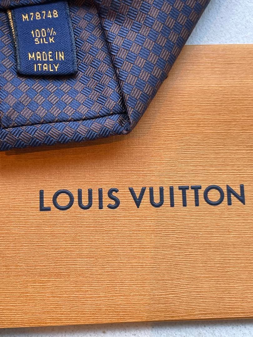 【新品未使用】LOUISVUITTONネクタイ ネイビー チェック柄