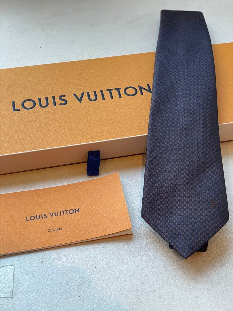 【新品未使用】LOUISVUITTONネクタイ ネイビー チェック柄