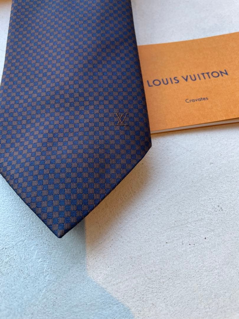 【新品未使用】LOUISVUITTONネクタイ ネイビー チェック柄