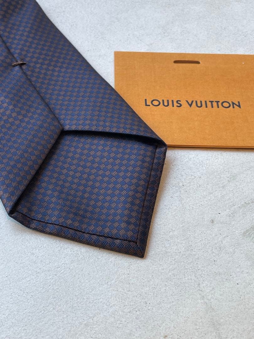 【新品未使用】LOUISVUITTONネクタイ ネイビー チェック柄