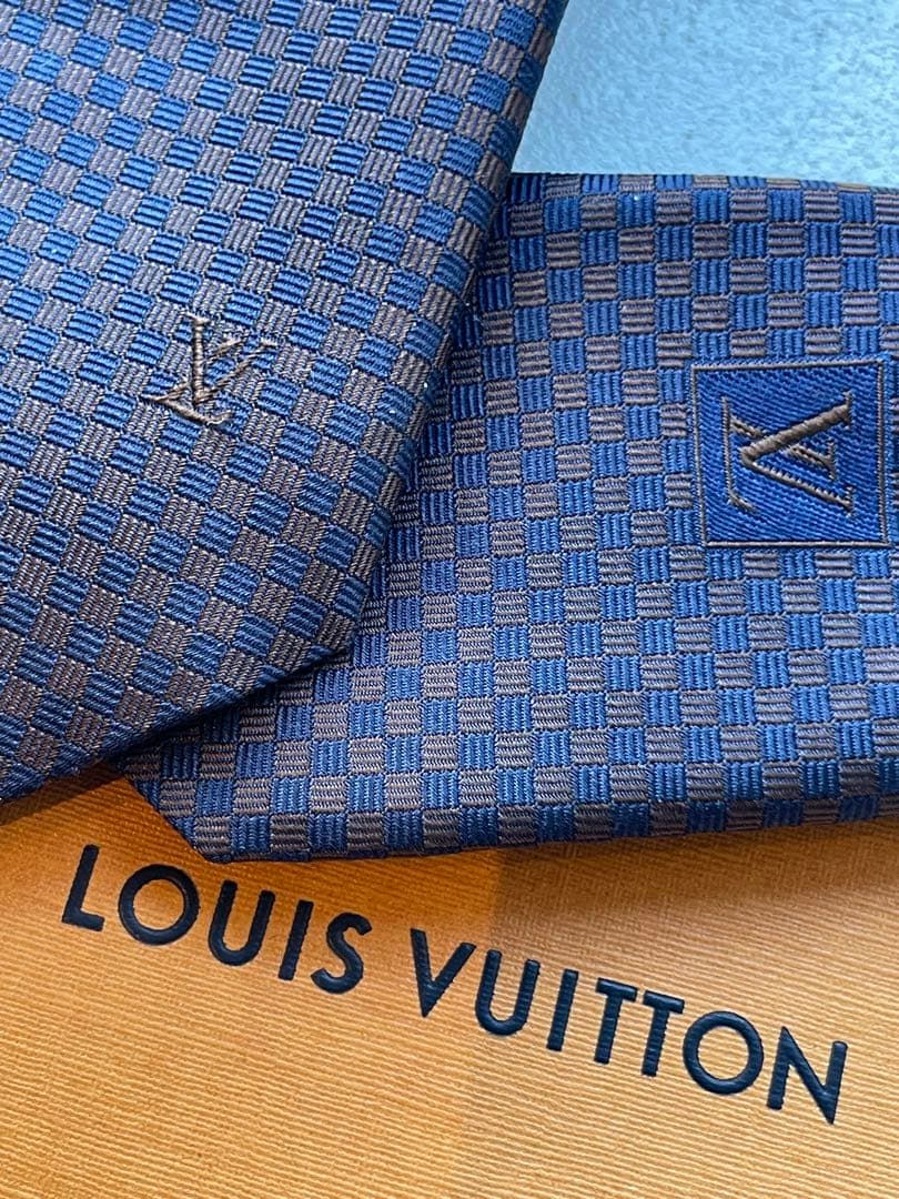 【新品未使用】LOUISVUITTONネクタイ ネイビー チェック柄
