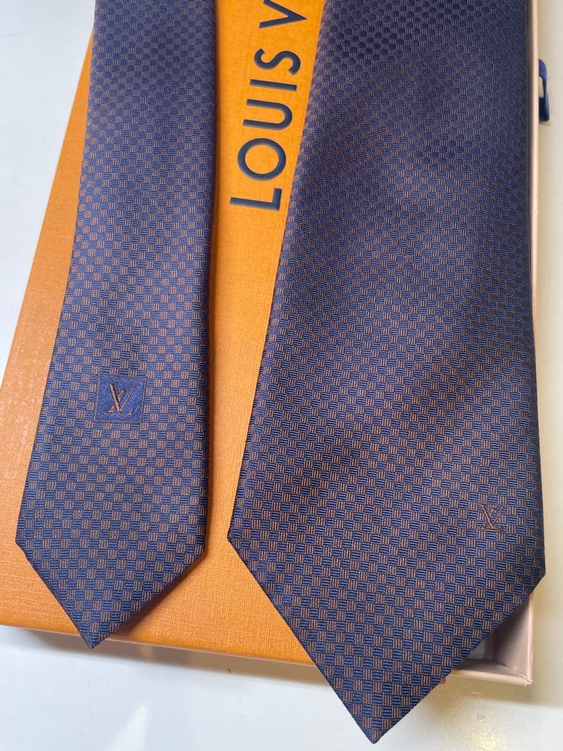 【新品未使用】LOUISVUITTONネクタイ ネイビー チェック柄