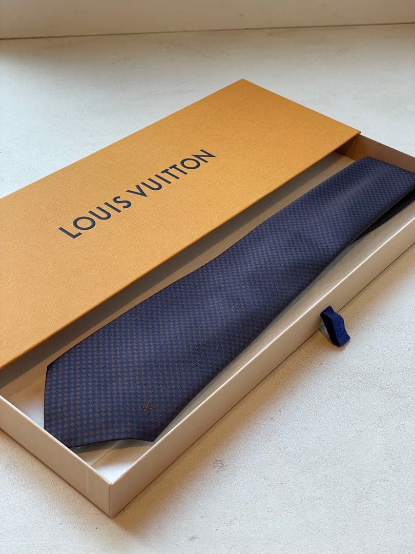 【新品未使用】LOUISVUITTONネクタイ ネイビー チェック柄
