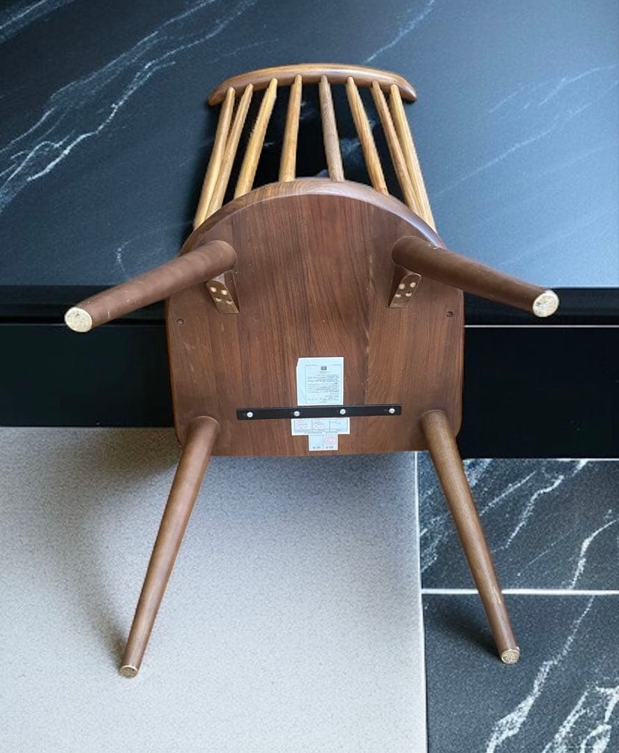 ナフコ　背もたれの曲線が美しい天然木の ウィンザーチェア