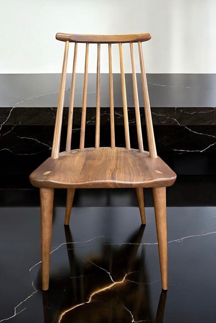 ナフコ　背もたれの曲線が美しい天然木の ウィンザーチェア