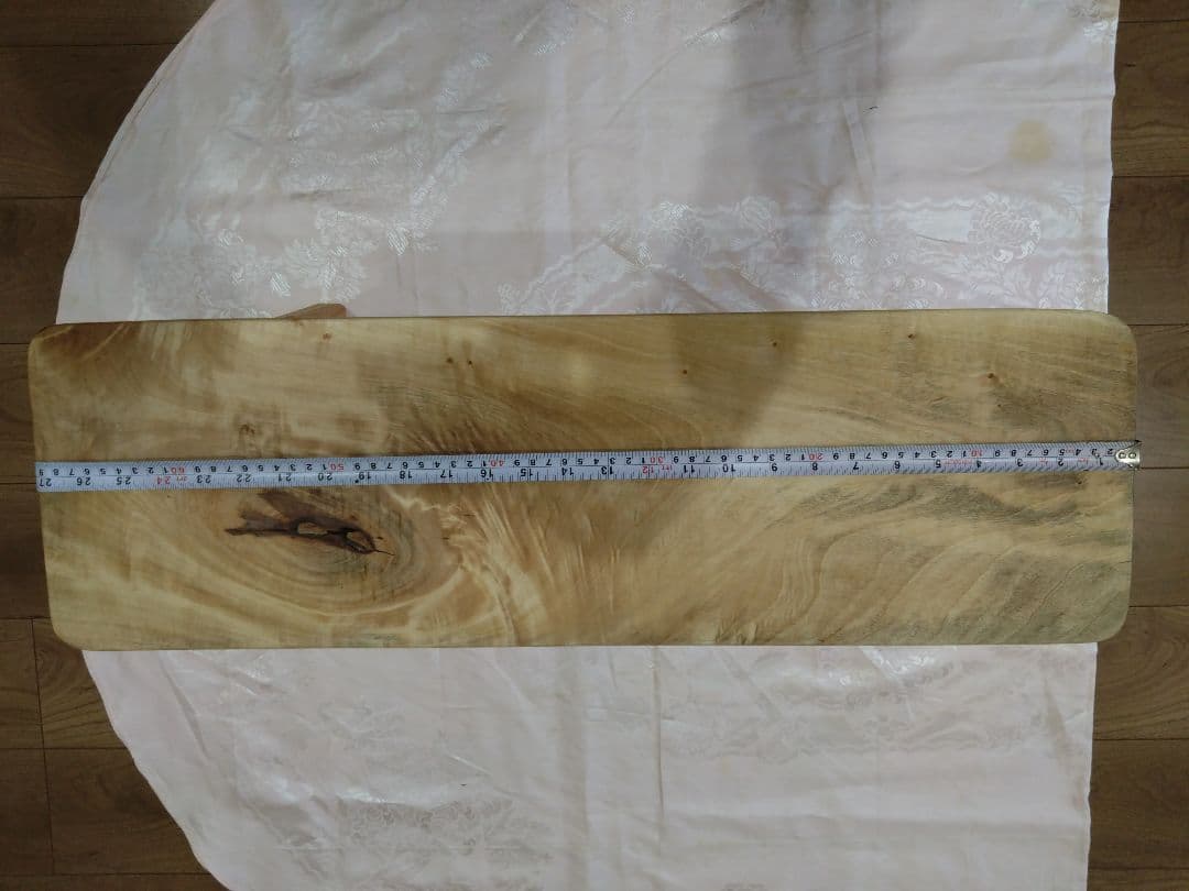 楠（くす）のベンチ86　いい楠の一枚板で杢目が大変綺麗　重さも3.6kgと軽量❕