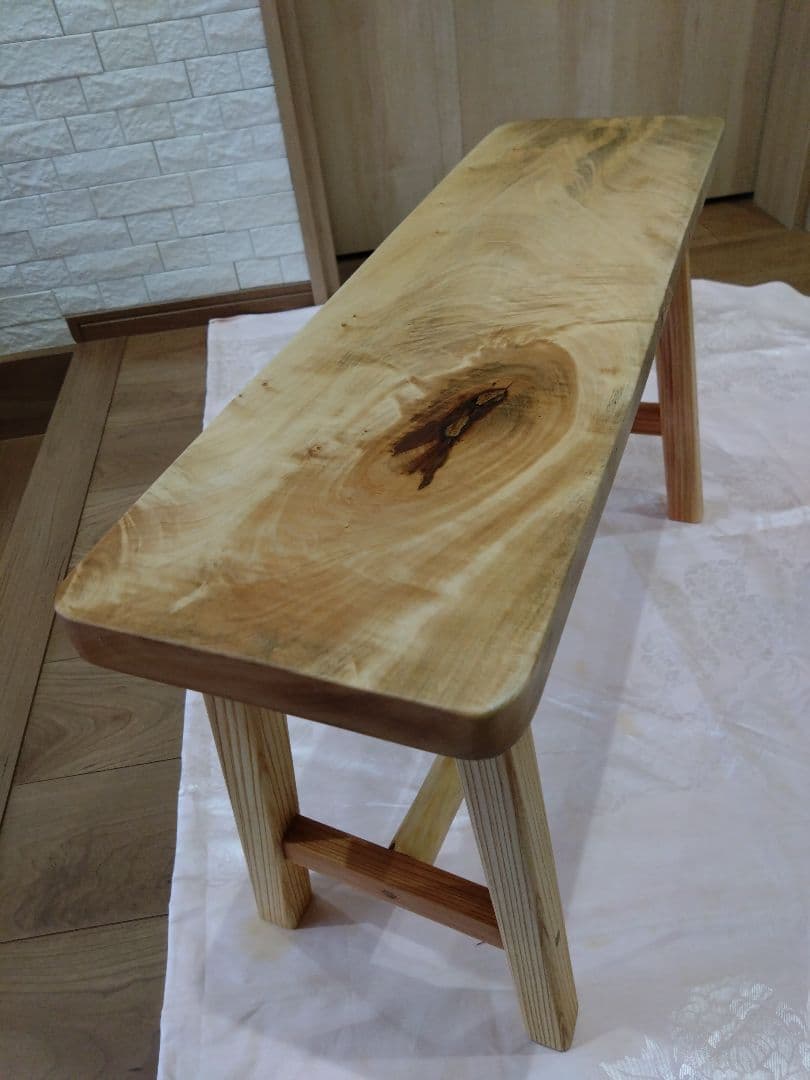 楠（くす）のベンチ86　いい楠の一枚板で杢目が大変綺麗　重さも3.6kgと軽量❕