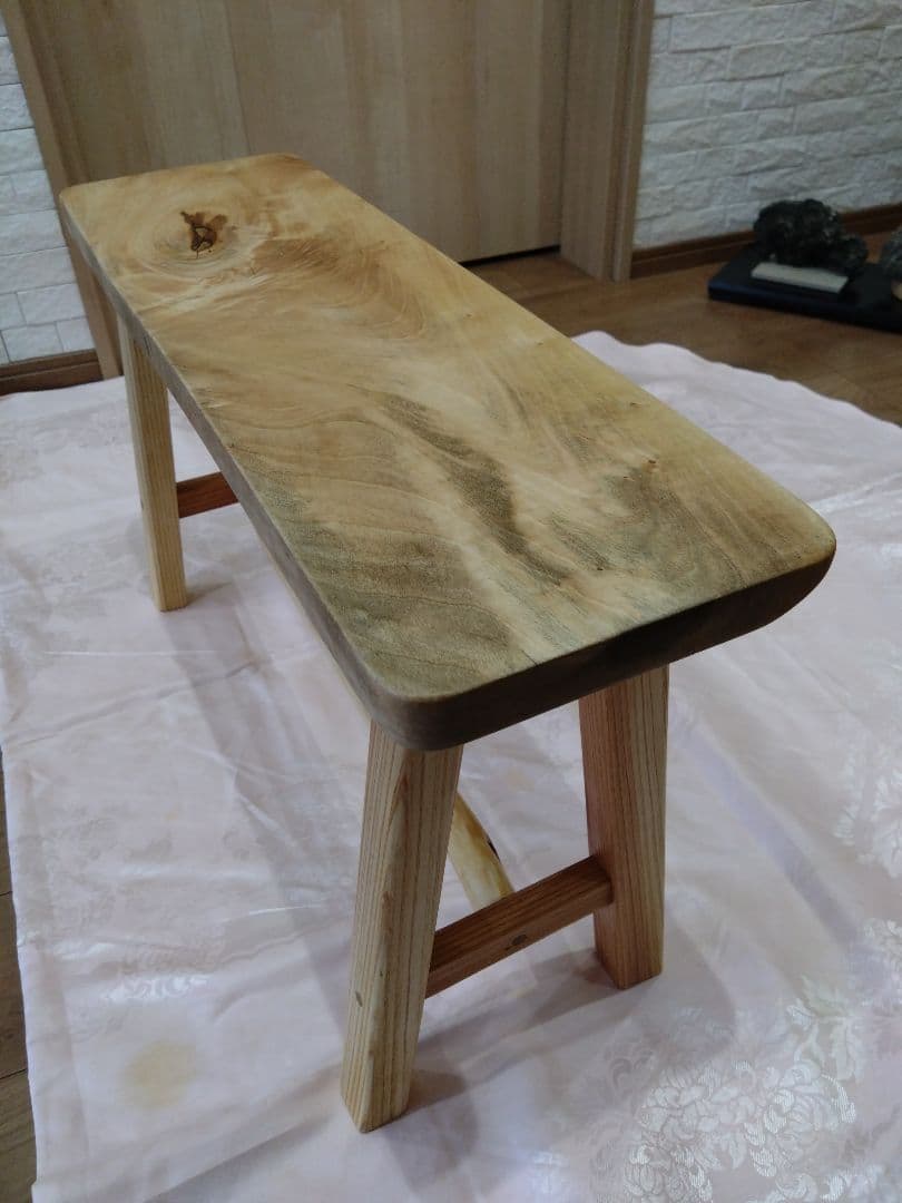 楠（くす）のベンチ86　いい楠の一枚板で杢目が大変綺麗　重さも3.6kgと軽量❕