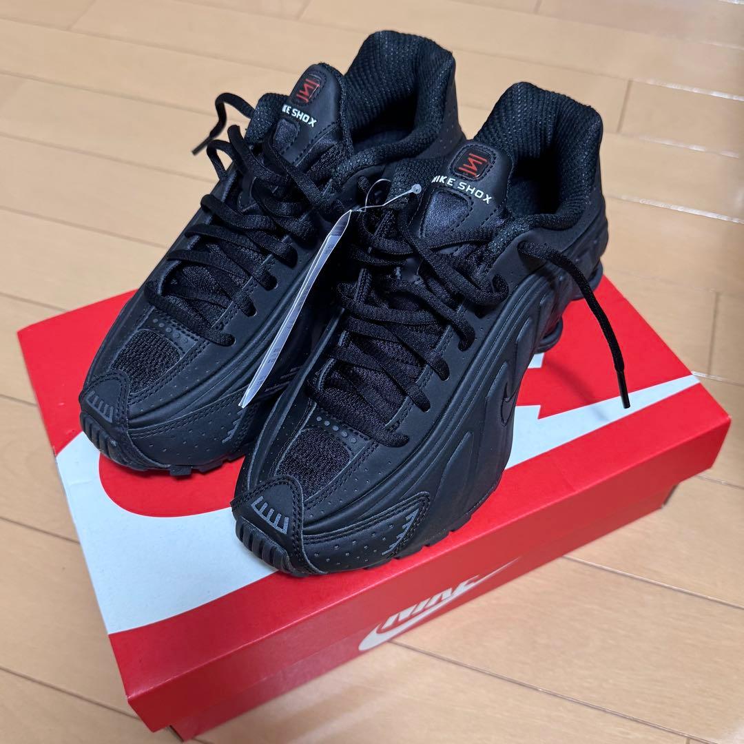 Nike SHOX R4 ブラック　22cm
