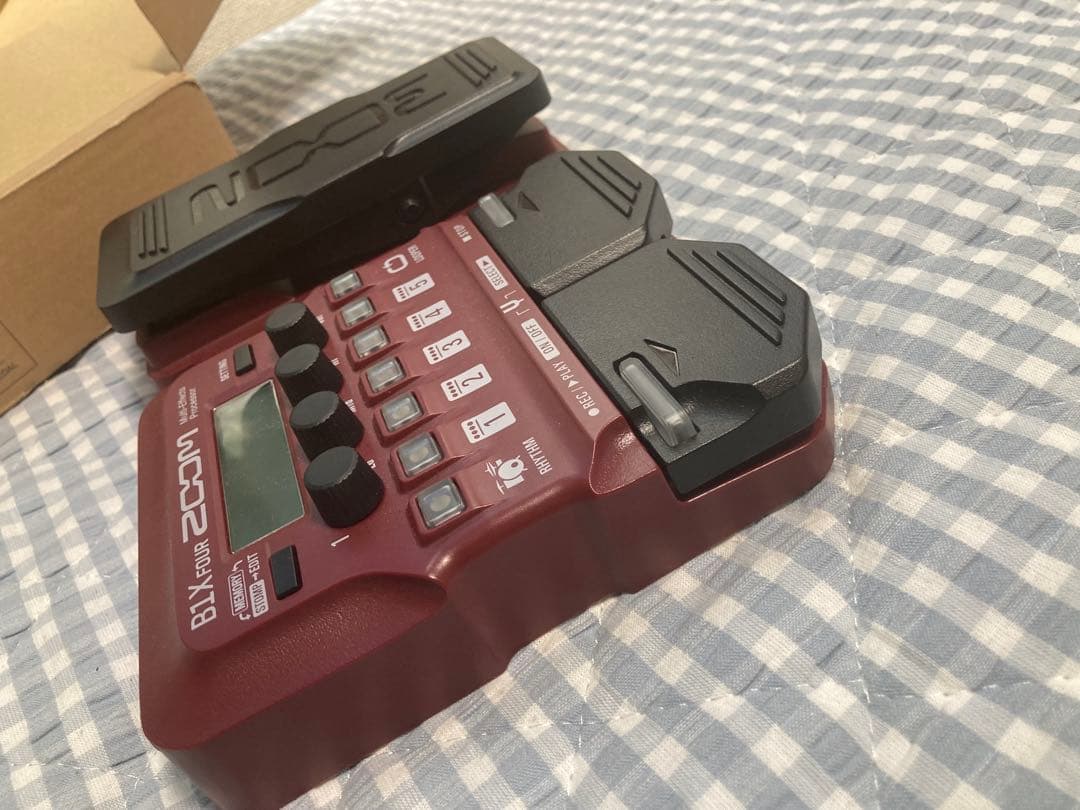 ZOOM B1X Four ベースエフェクター