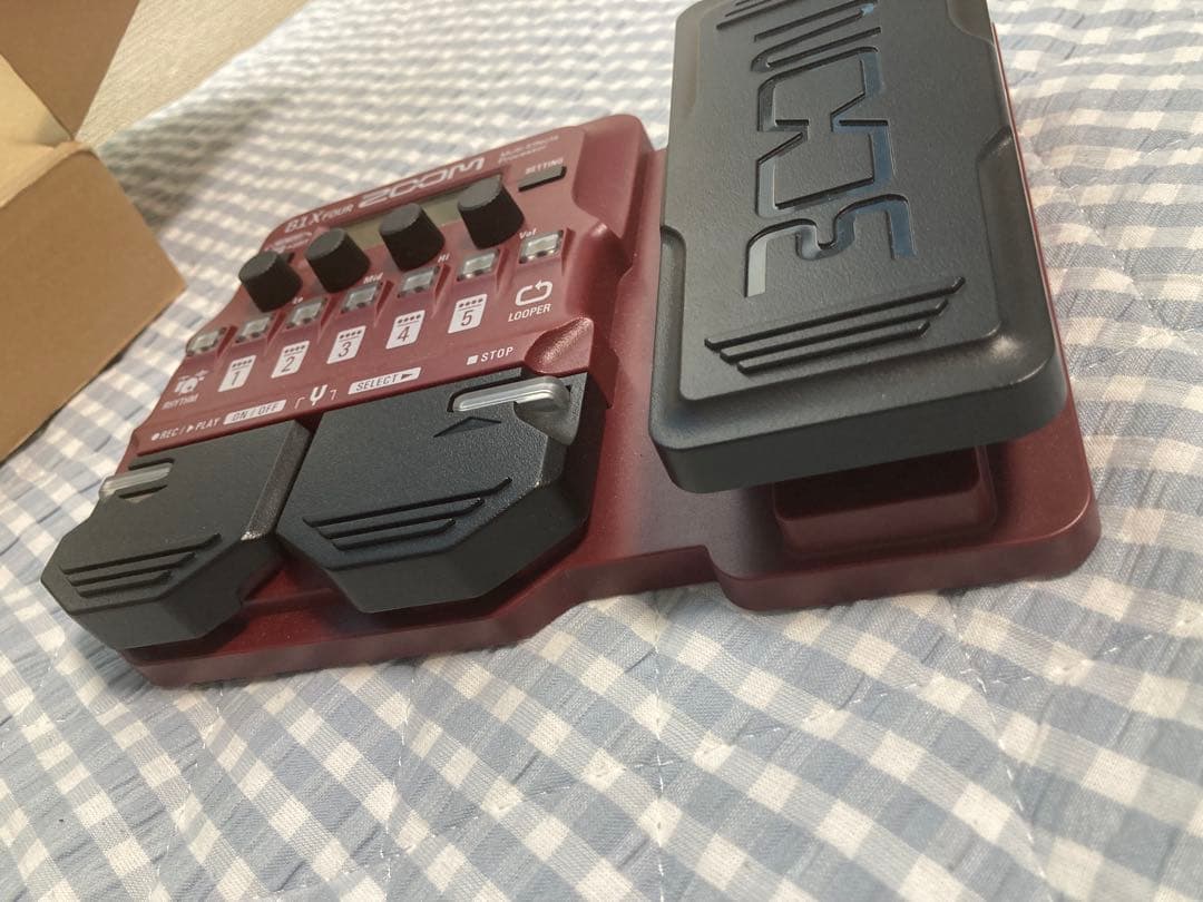 ZOOM B1X Four ベースエフェクター