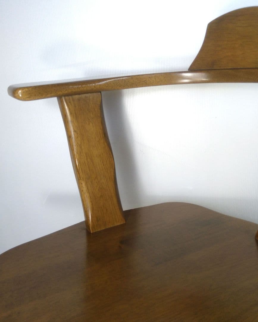 ブラウン木製アームチェア ダイニングチェア 回転式 幅広