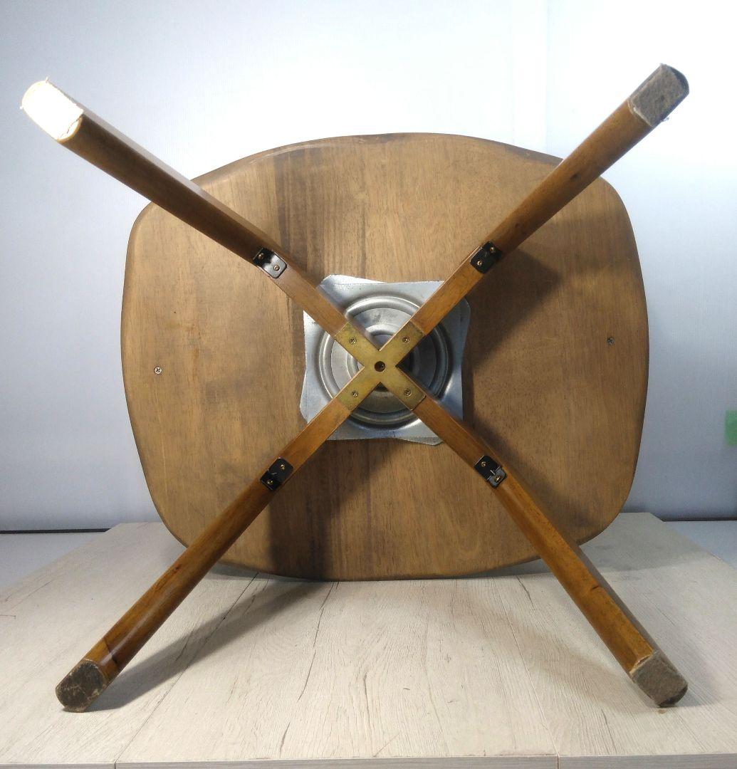 ブラウン木製アームチェア ダイニングチェア 回転式 幅広