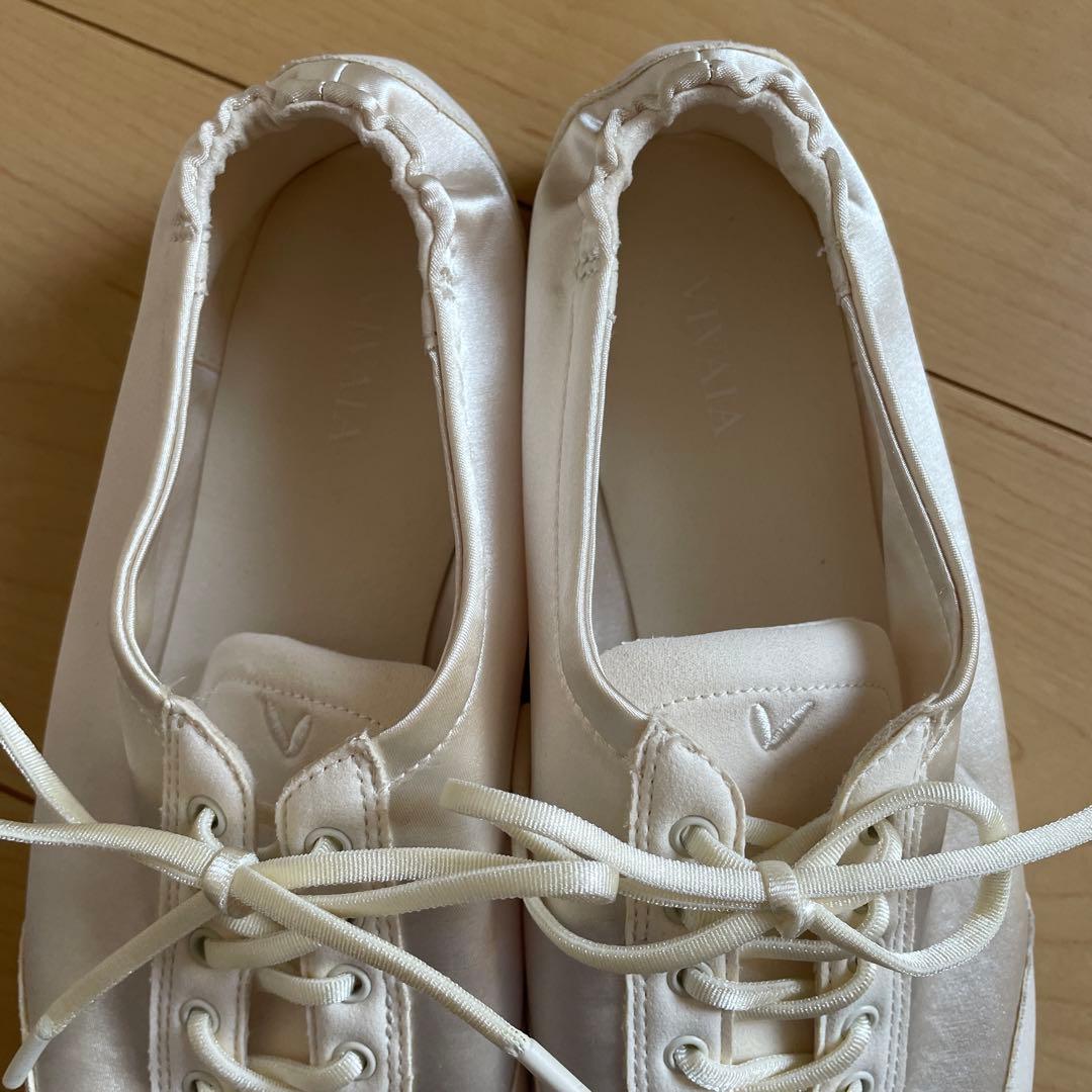 1度のみ使用☆VIVAIA Cristina レースアップスニーカー24.5cm