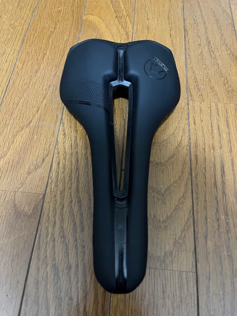 【即日発送】シマノ PRO グリフォンパフォーマンスサドル 新品未使用