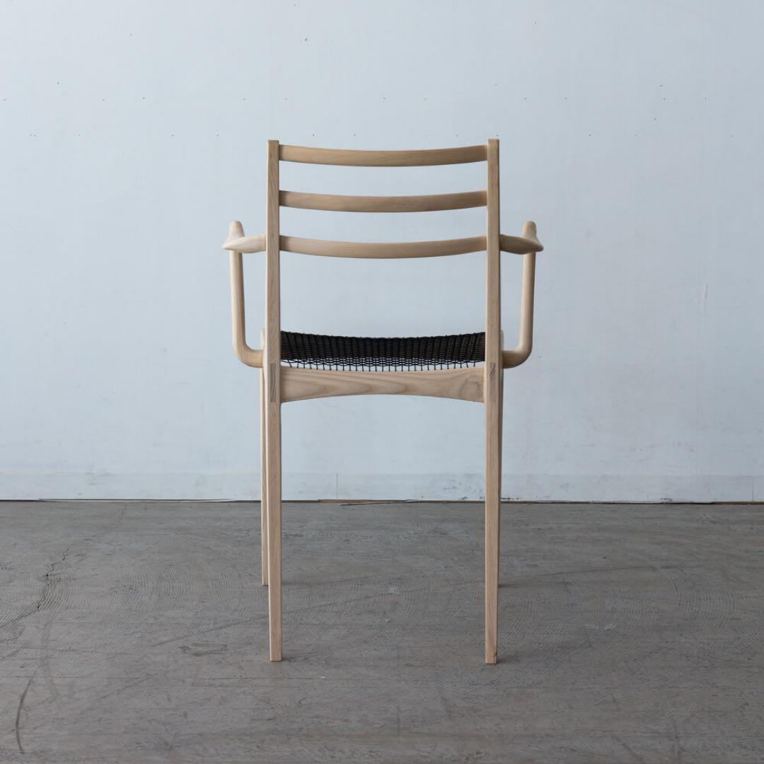 ELEGANCE ダイニングアームチェア　ホワイトアッシュ材 / ソープ仕上げ