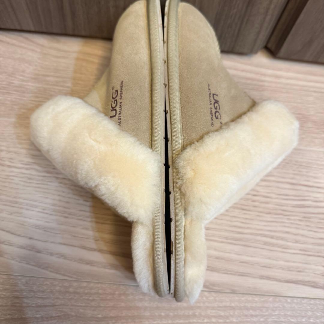 靴 UGG Scuffette II USL8 JP24.5 EU39