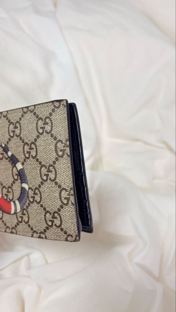 GUCCI ヘビデザイン　二つ折り財布