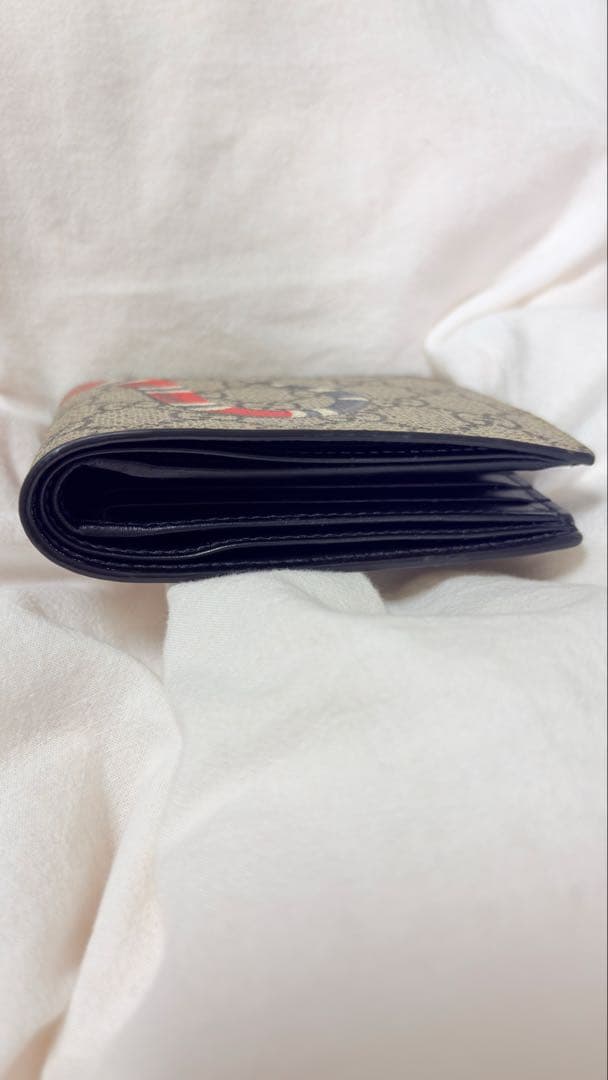 GUCCI ヘビデザイン　二つ折り財布