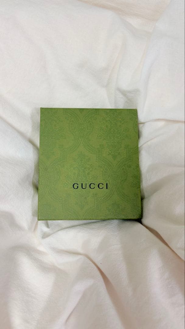 GUCCI ヘビデザイン　二つ折り財布