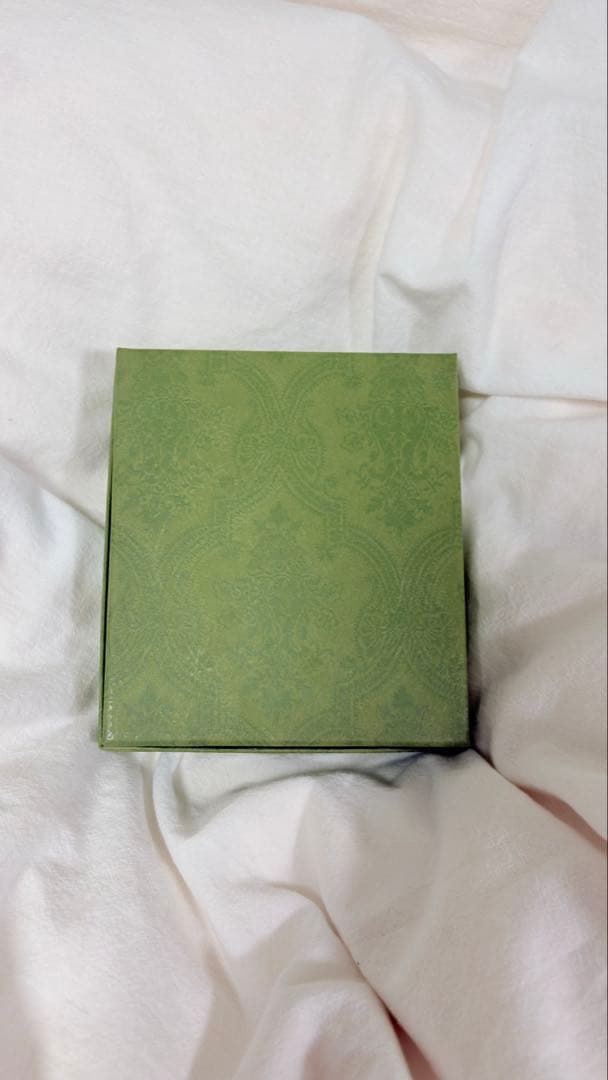 GUCCI ヘビデザイン　二つ折り財布