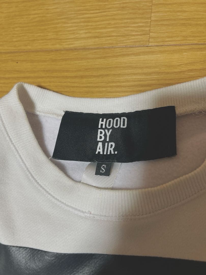HBA ストライプカットアウトスウェット