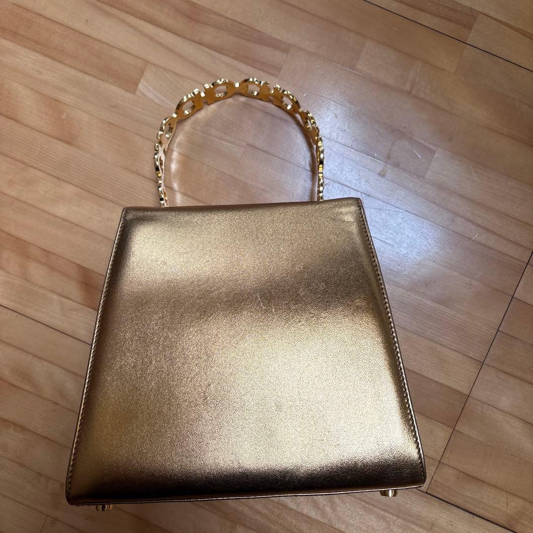 フェラガモ　ゴールド パーティバッグ