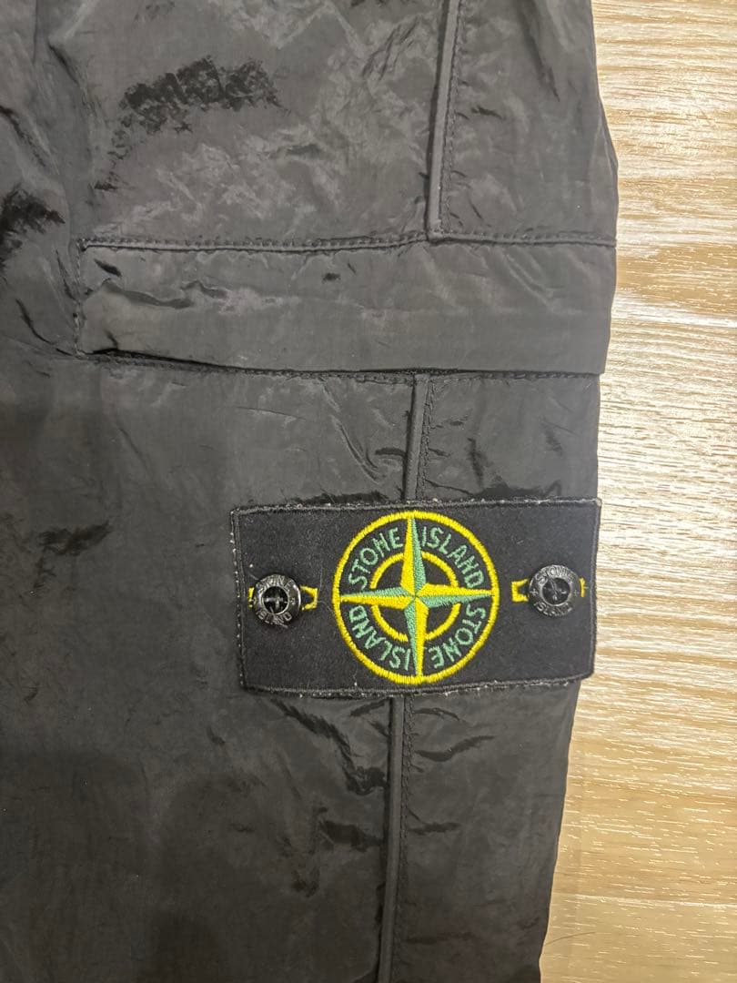 ストーンアイランド　ナイロンメタル　パンツ　シュプリーム　モンクレール　サカイ