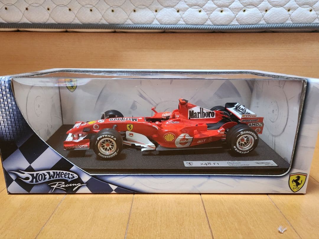 マテル １/18 フェラーリ F248 F1 M.シューマッハ マルボロ