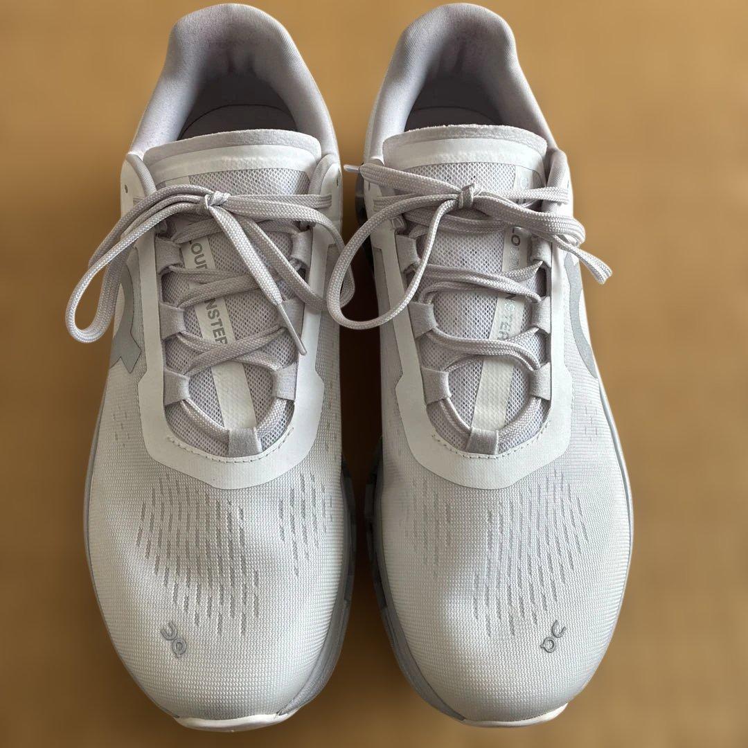 オン　クラウドモンスター　27.5センチ